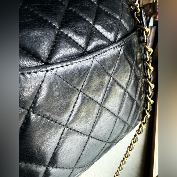 CHANEL Vintage Black Quilted Lambskin Leather Camera Bag -Gold Burgundy Shoulder - Picture 8 of 16